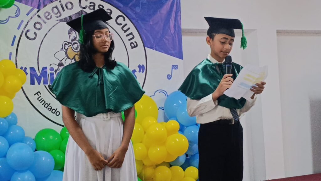 Graduacion Colegio Mis Pasitos
